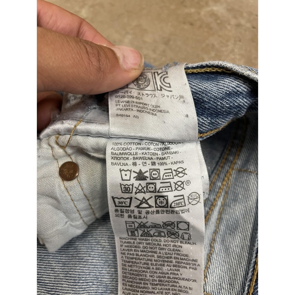 Levis 501 Jeans Mens 36x29 Light Wash Blue Straight Leg Button Fly Distressed - Picture 8 of 16